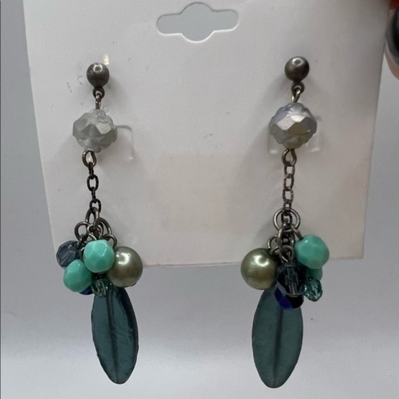 GORGEOUS Sea‎ Glass Bead Post Pierced Earrings Sea Foam Green Colors Beach Glass - Picture 2 of 6